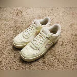 Nike Air Force 1 Sneakers